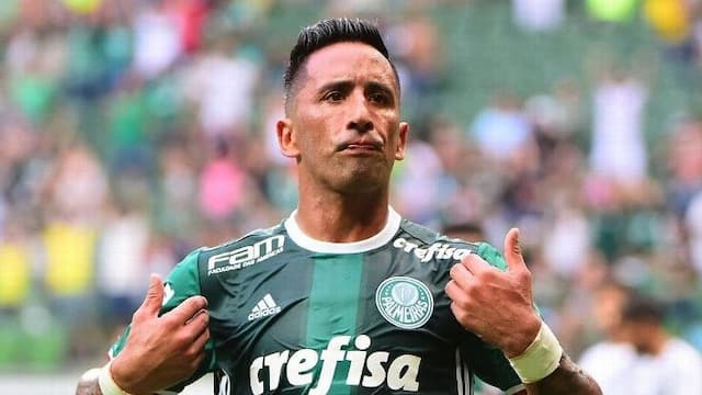 Ex-Palmeiras e Grêmio, Lucas Barrios vira técnico no Paraguai