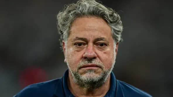 Presidente do São Paulo pede que áudio do VAR seja divulgado: "Quebre o protocolo"