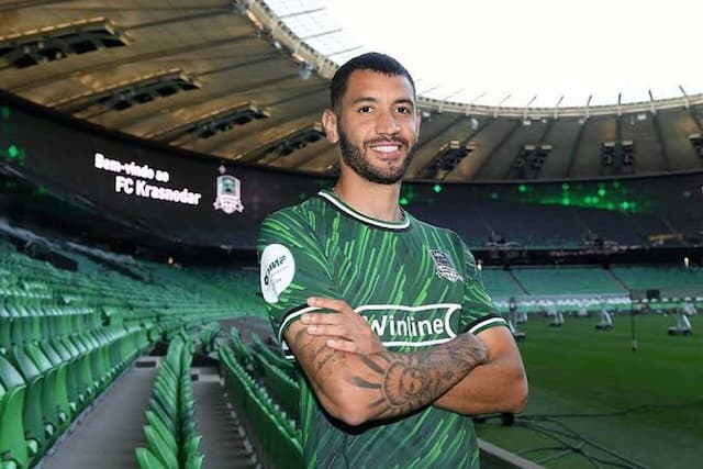 Krasnodar rejeita oferta pelo zagueiro Vítor Tormena e frustra o Vasco