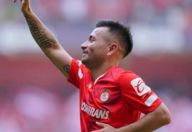 Vasco e Toluca se acertam pela contratação do ponta Jean Meneses