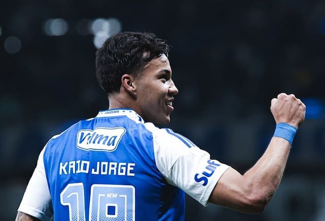 Kaio Jorge faz hat-trick e Cruzeiro atropela Grêmio no Mineirão