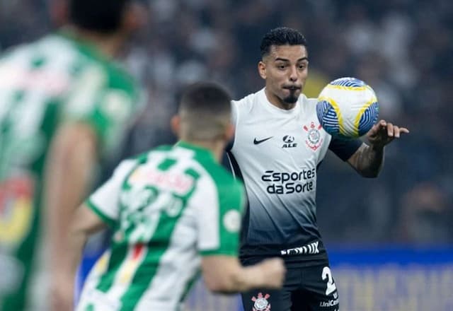 Matheus Bidu vibra com classificação do Corinthians na Copa do Brasil