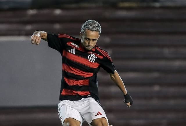 Flamengo recua e desiste de vender Matheus Gonçalves ao Cruzeiro