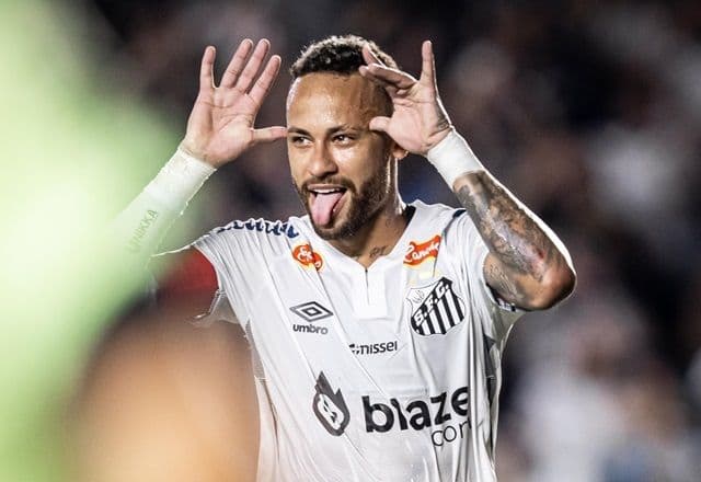 Neymar desencanta, Santos bate Água Santa e lidera grupo no Paulistão