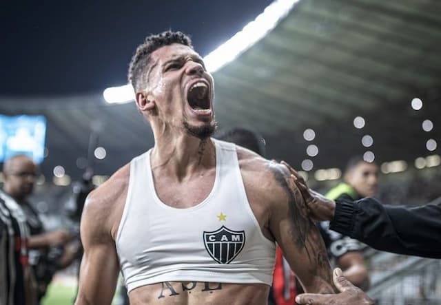 Palmeiras encaminha contratação de Paulinho, do Atlético-MG