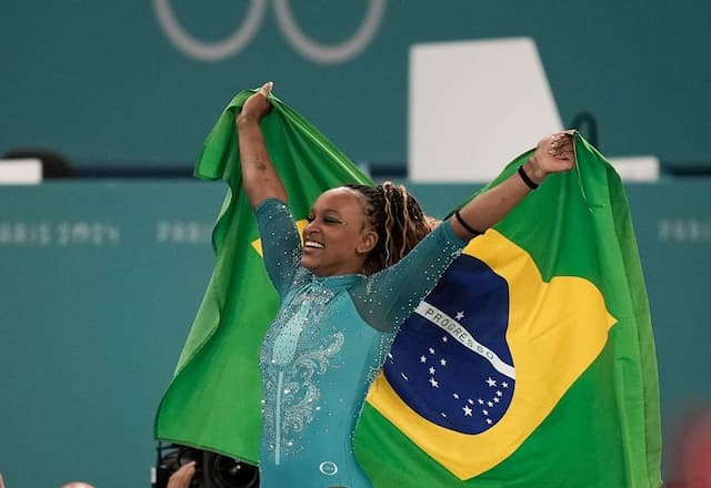 Baile de Favela, Anitta e recordes olímpicos: relembre carreira de Rebeca Andrade