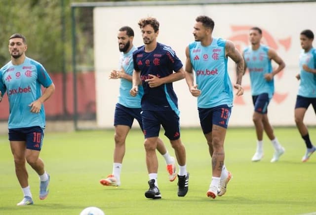 Rodrigo Caio retorna ao Flamengo e é o novo auxiliar técnico de Filipe Luís