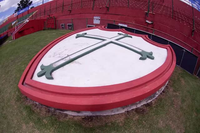 Portuguesa identifica e pune autores de ofensas racistas a Hugo Souza, do Corinthians