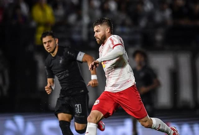 Corinthians x Red Bull Bragantino: prováveis escalações, onde assistir ao vivo e horário