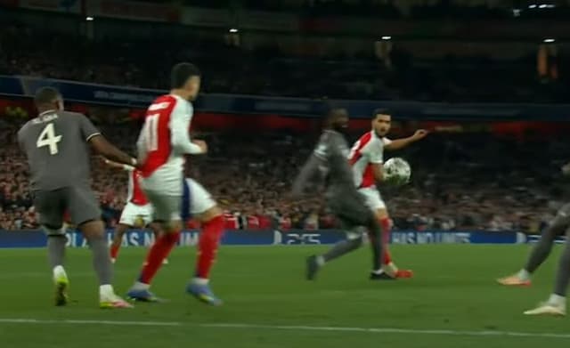 Merino bate de primeira e faz o terceiro do Arsenal contra o Real Madrid
