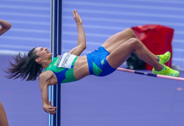 Lesão tira Valdileia Martins da final olímpica de salto em altura