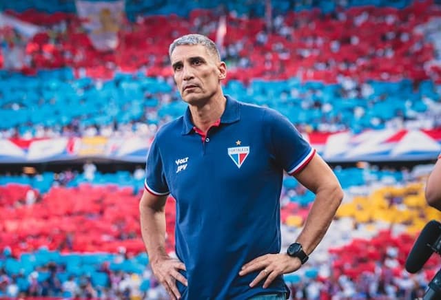 Vojvoda deixa entrevista coletiva em 30 segundos após derrota do Fortaleza
