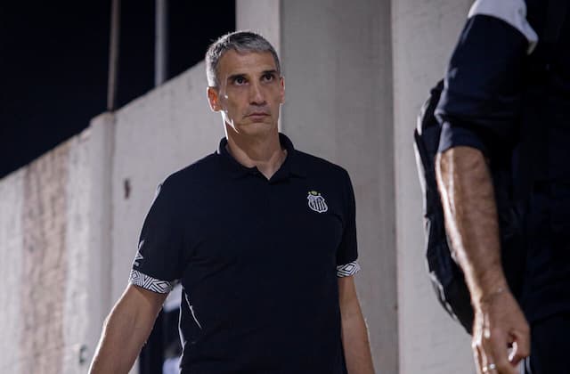 Santos demite Juan Pablo Vojvoda