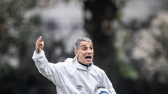 Vojvoda pede paciência depois de sua estreia no Santos