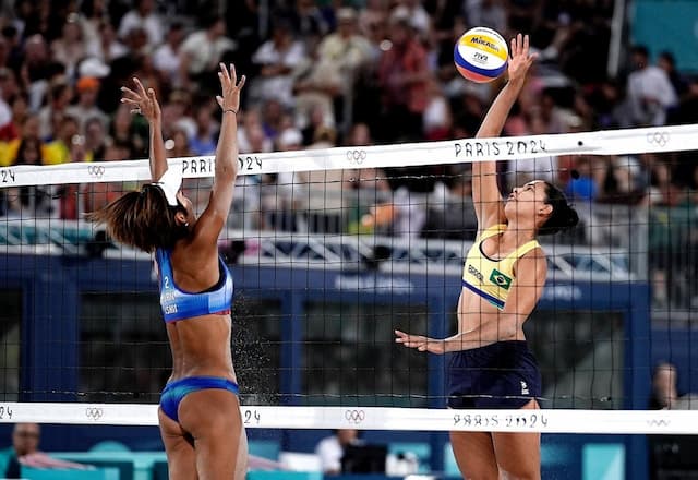 Ana Patrícia e Duda vencem japonesas e se classificam para as quartas do vôlei de praia