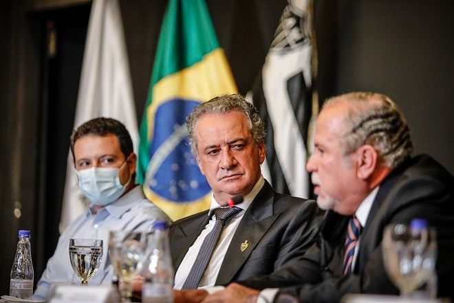 Imagem da noticia Presidente do Atlético-MG critica Flamengo por reclamações de arbitragem