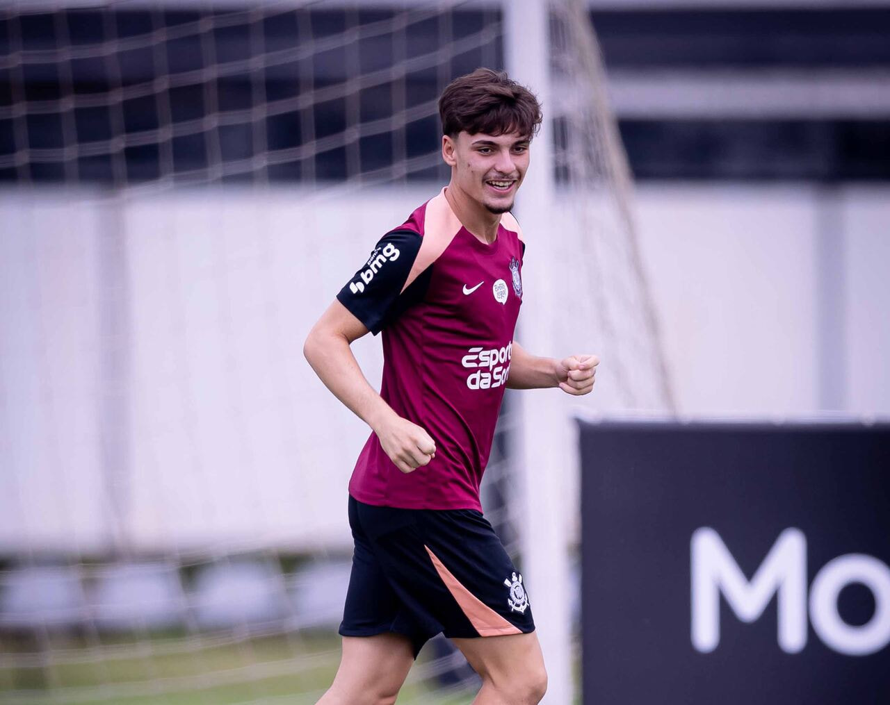 Imagem da noticia Diniz destaca dinamismo de Bidon no Corinthians: "Um dos mais inteligentes do futebol brasileiro"