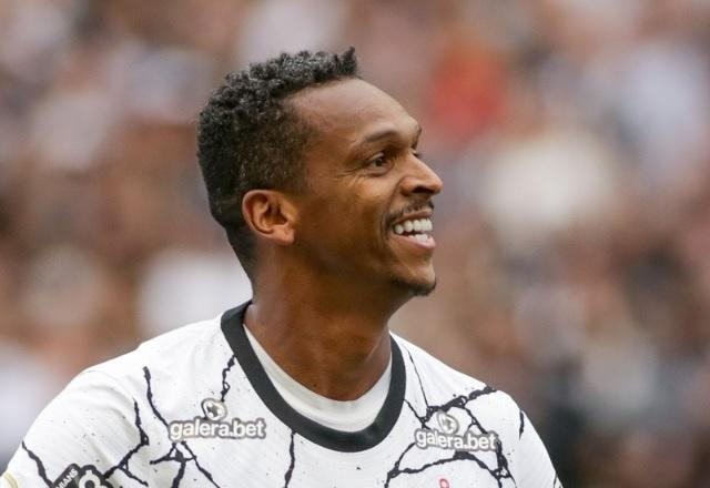 Imagem da noticia Amazonas anuncia contratação do atacante Jô para disputa da Série B