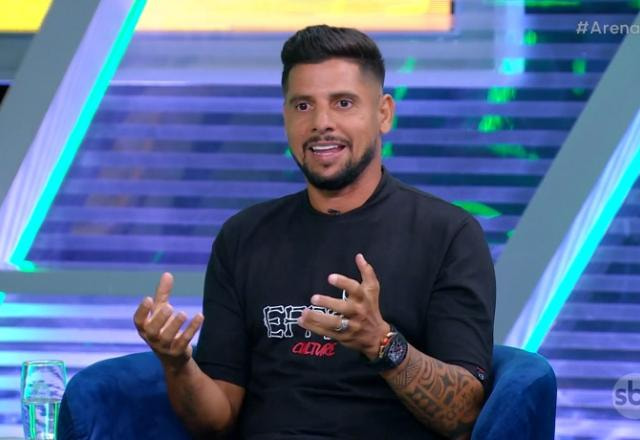 Imagem da noticia Cicinho: "Eu traria Filipe Luís para treinar o São Paulo"