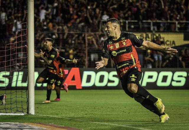 Imagem da noticia Diego Souza anuncia aposentadoria do futebol: "Mudou minha vida"