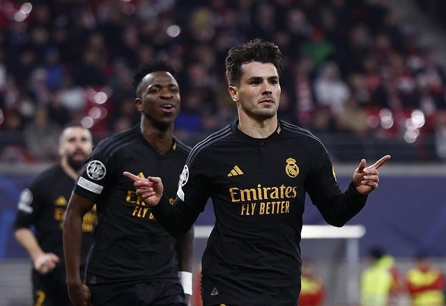 Imagem da noticia Real Madrid bate RB Leipzig e larga na frente nas oitavas da Champions