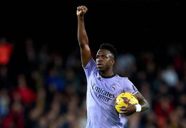 Imagem da noticia Vinícius Júnior é chamado de "chimpanzé" por torcida do Atlético de Madrid