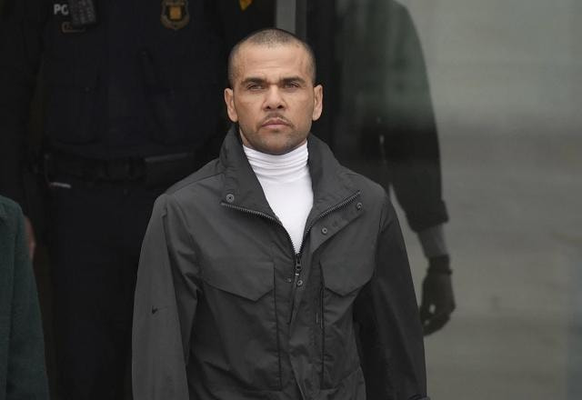 Imagem da noticia Daniel Alves realiza festa em Barcelona um dia após deixar prisão, diz TV
