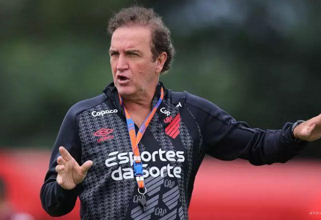 Imagem da noticia Cuca decide deixar o comando técnico do Athletico-PR