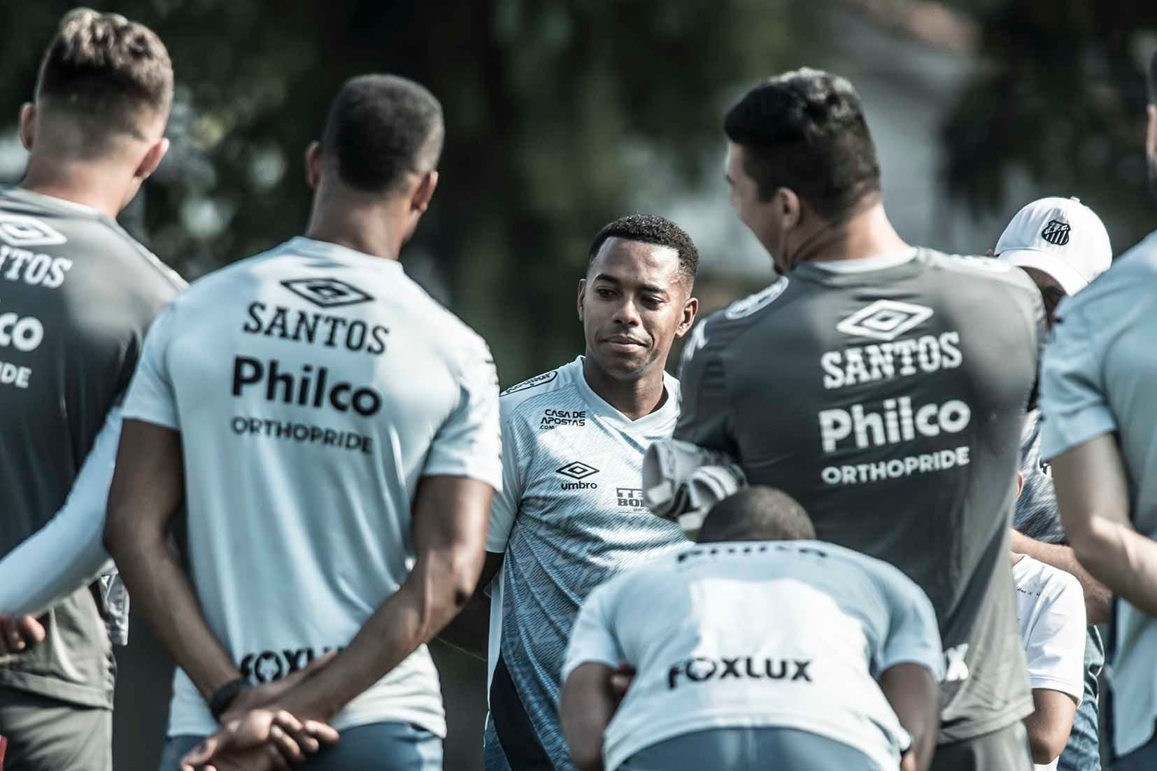 Imagem da noticia STJ decide nesta quarta sobre cumprimento de pena de Robinho no Brasil