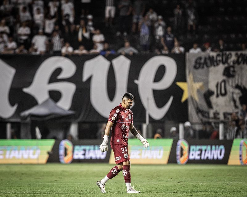 Imagem da noticia Santos é penalizado com seis jogos com portões fechados na Série B