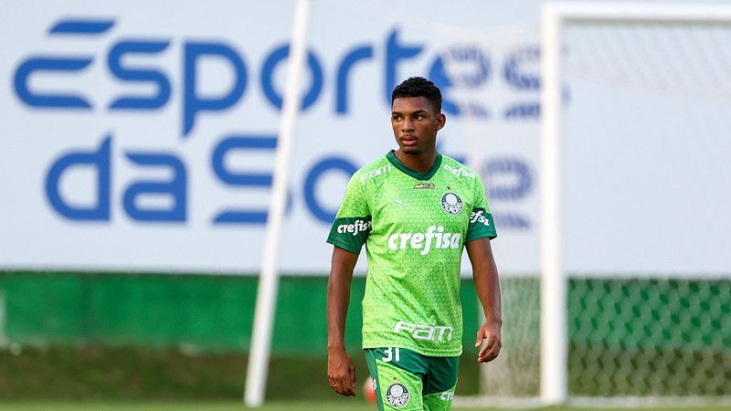 Imagem da noticia Luis Guilherme, do Palmeiras, desperta interesse de Liverpool, Bayern e Arsenal