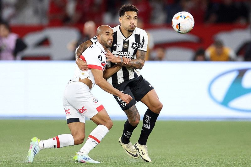 Botafogo pressiona, mas empata com o São Paulo nas quartas da Libertadores