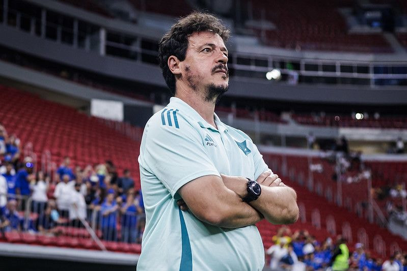 Imagem da noticia Diniz admite jogo ruim do Cruzeiro e concorda com as vaias no Mané Garrincha