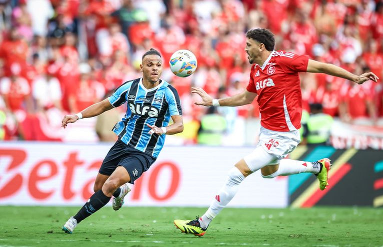 Grêmio x Internacional: prováveis escalações, onde assistir ao vivo e desfalques