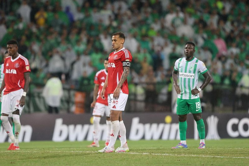 Internacional perde a primeira na Libertadores e vê Grupo F embolado