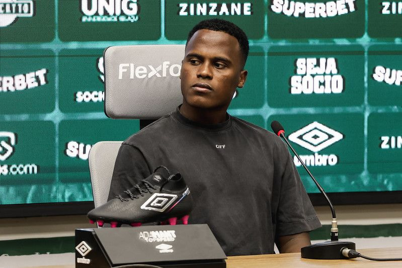 Imagem da noticia Arias se despede do Fluminense e promete voltar no futuro
