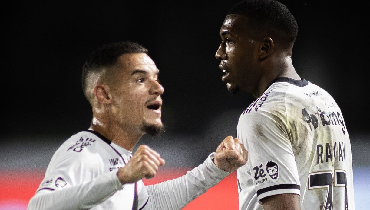 Imagem da noticia "Fizemos um 1º tempo brilhante, mas caímos", avalia Diniz após classificação do Vasco