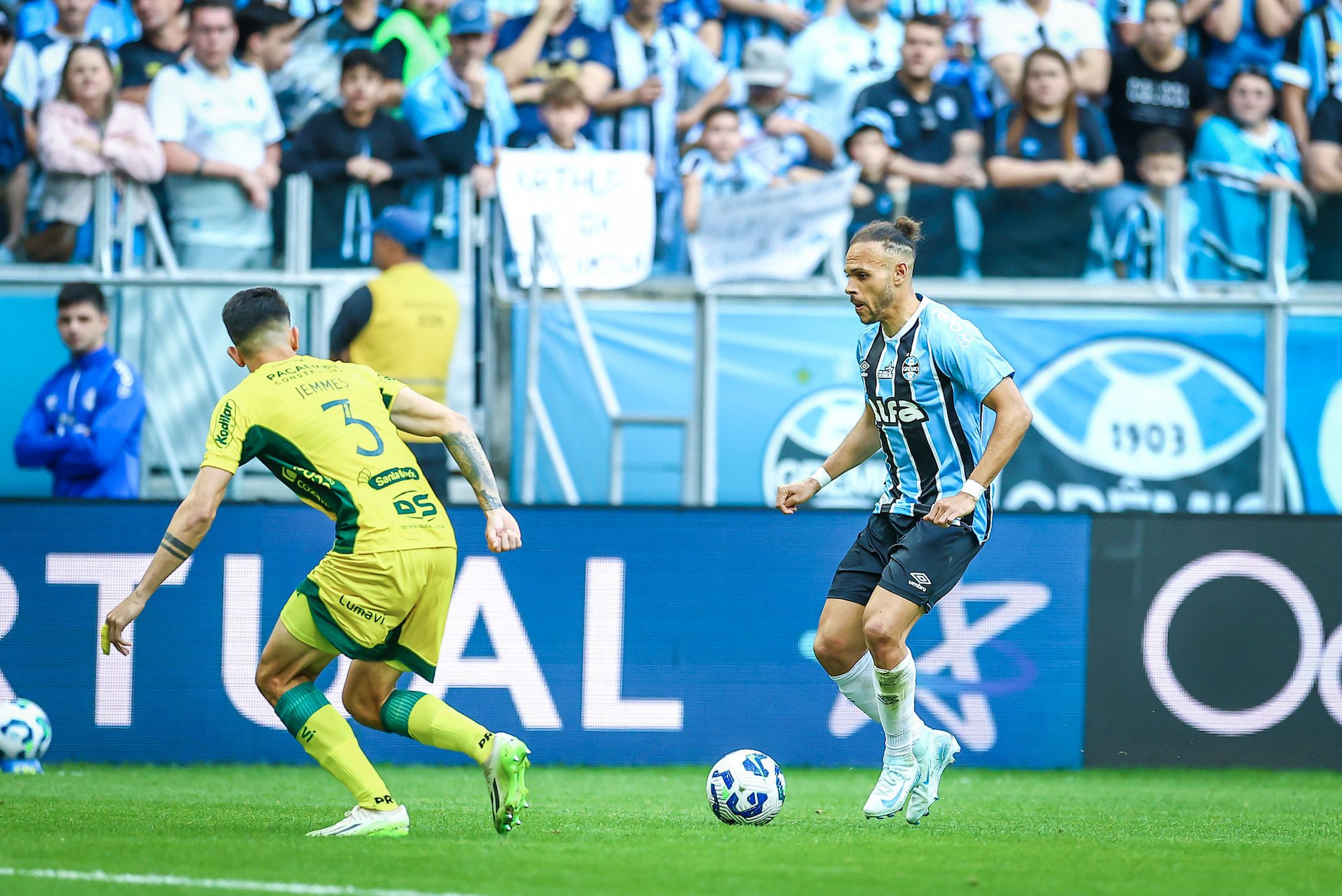 Imagem da noticia Braithwaite fala sobre lesão sofrida em revés do Grêmio