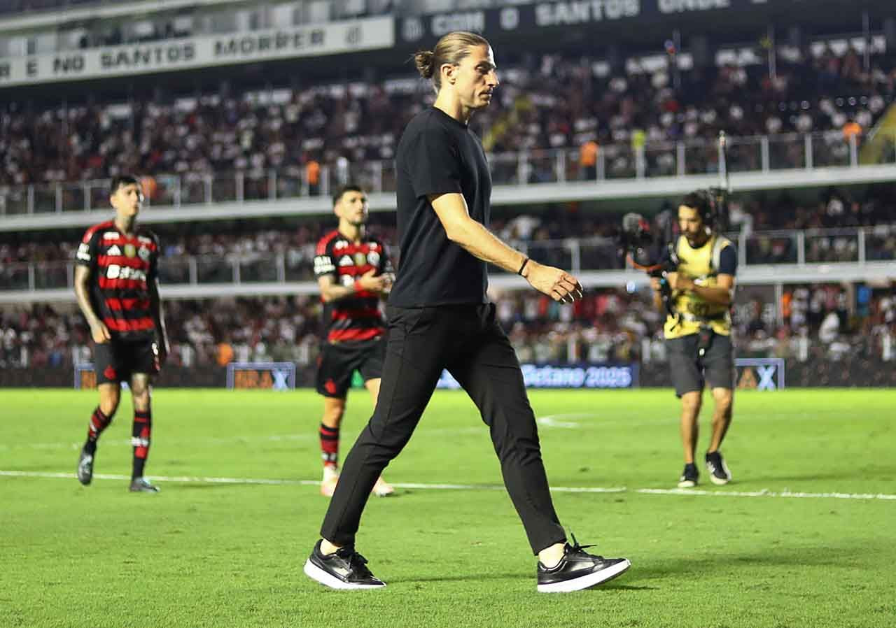 Imagem da noticia Filipe Luís defende jogadores do Flamengo, mas admite erros que "custam pontos"