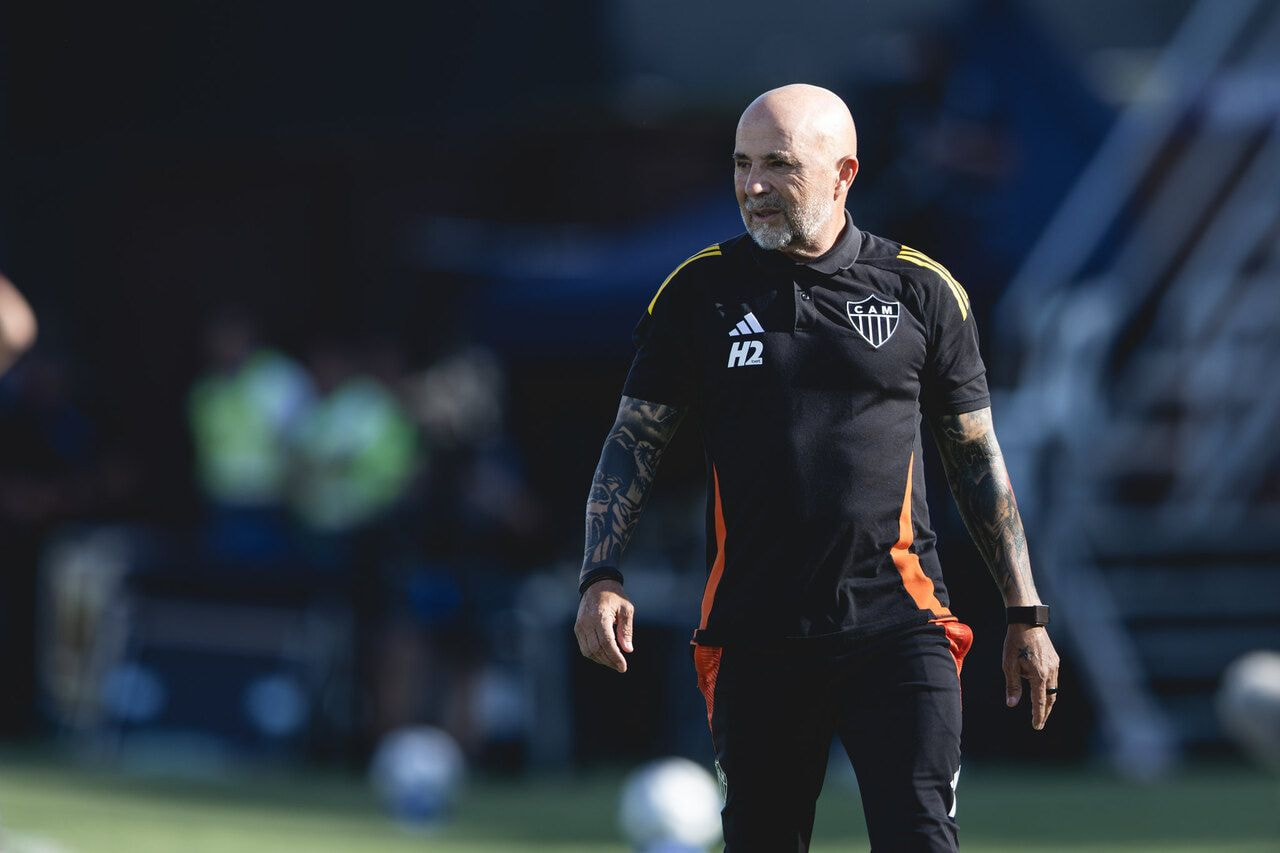Imagem da noticia Sampaoli pede desculpas após vice e reforça desejo de seguir no Atlético