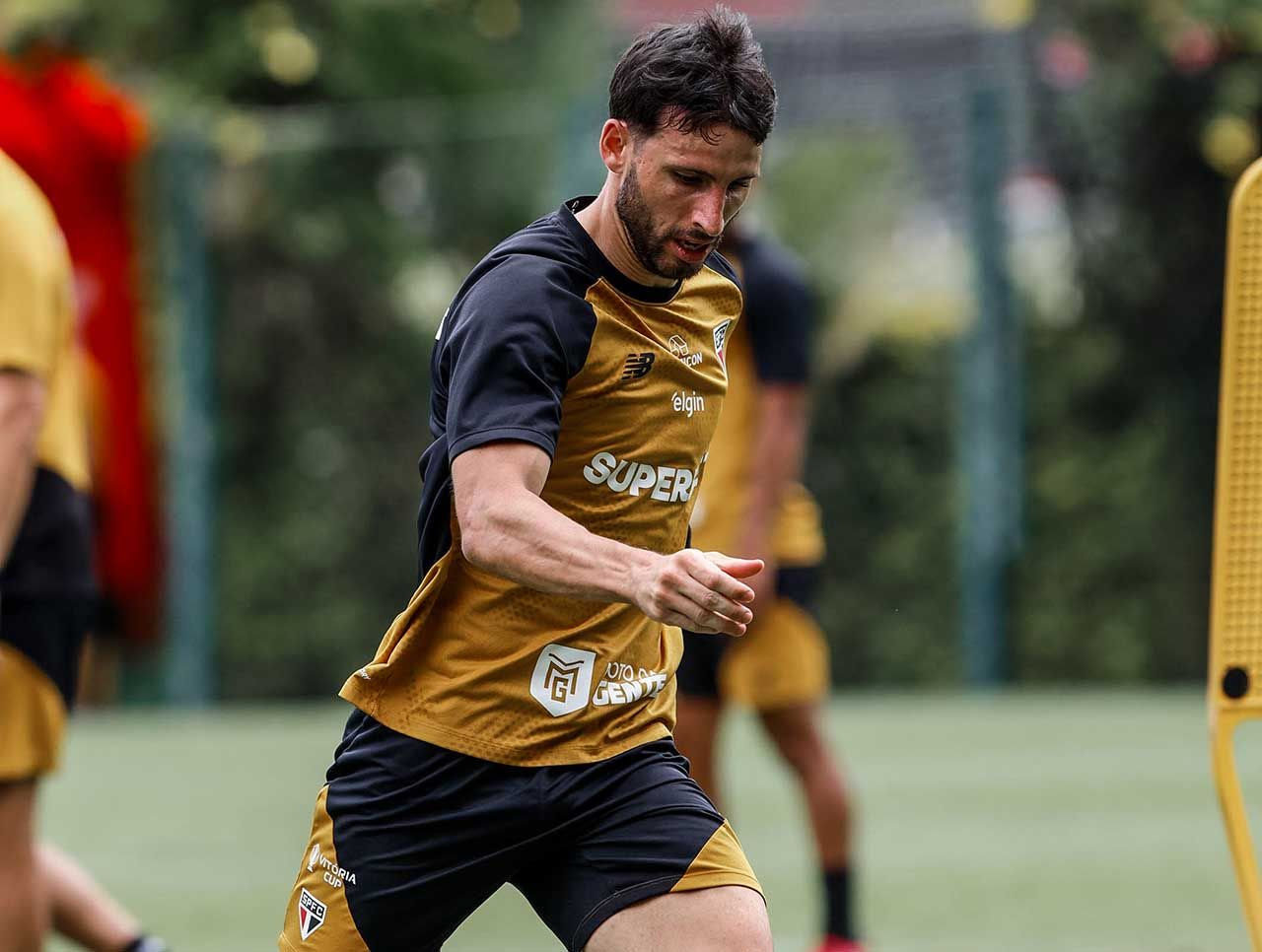 Imagem da noticia São Paulo deve ter Calleri contra o Palmeiras, mas Lucas ainda é dúvida