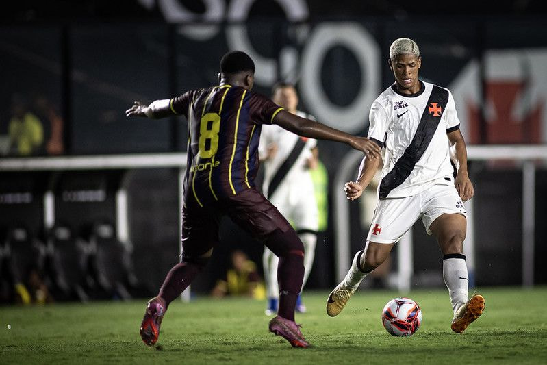 Imagem da noticia Vasco desperdiça pênalti e fica no empate com Madureira