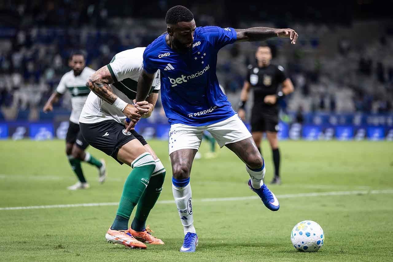 Imagem da noticia Com gritos de "Adeus, Tite", Cruzeiro perde de virada para o Coritiba