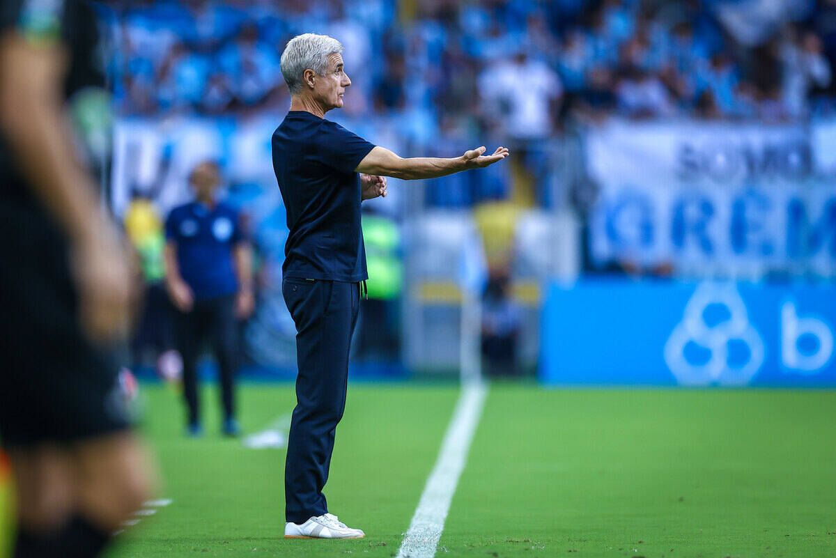 Imagem da noticia Luís Castro assume responsabilidade por derrota do Grêmio no Morumbis
