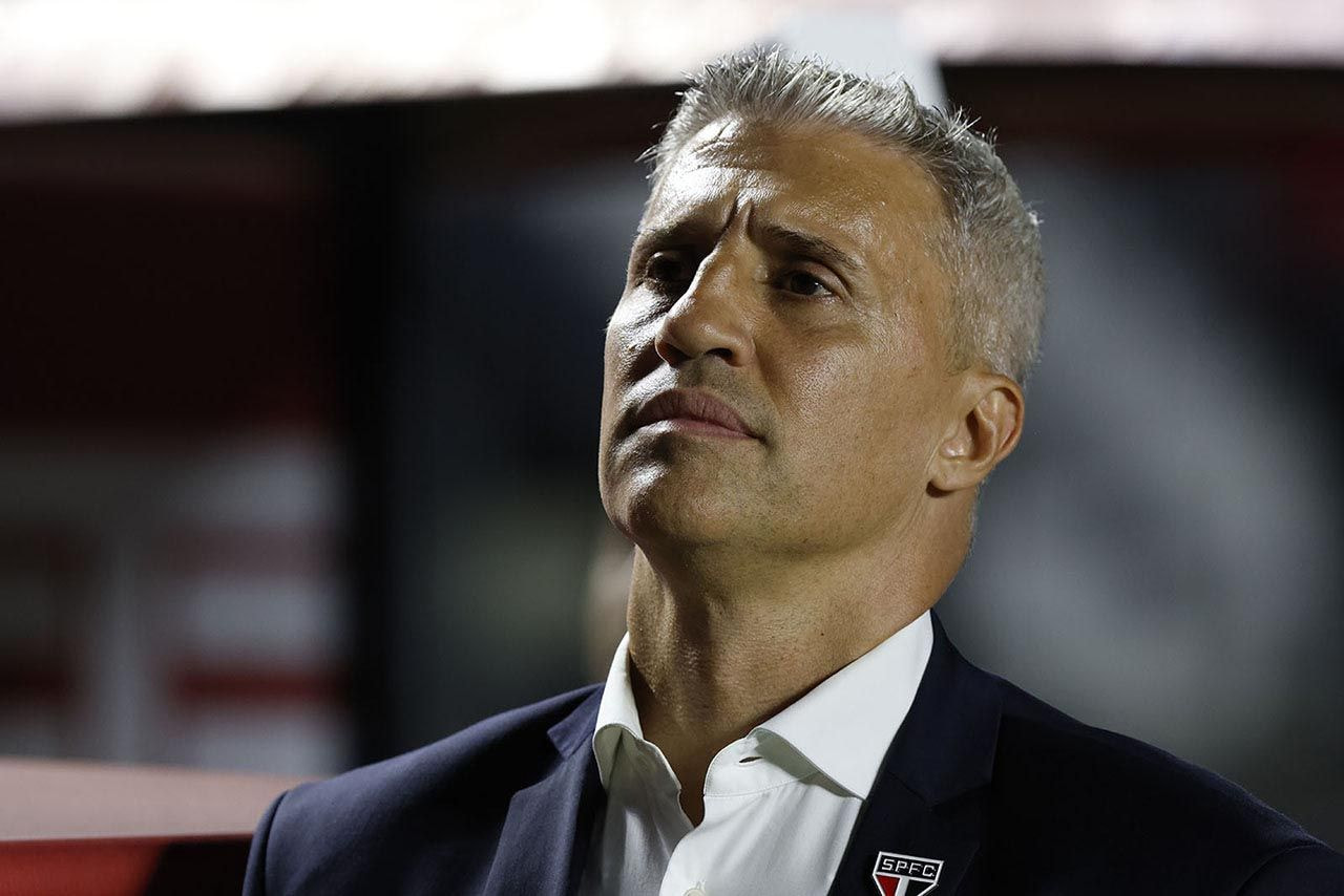 Imagem da noticia Crespo rasga elogios ao elenco após classificação do São Paulo