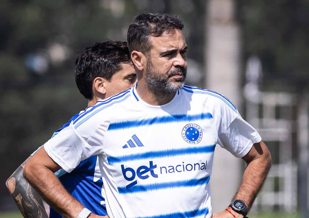 Imagem da noticia Artur Jorge resgata peças e muda cenário no Cruzeiro com “reforços caseiros”