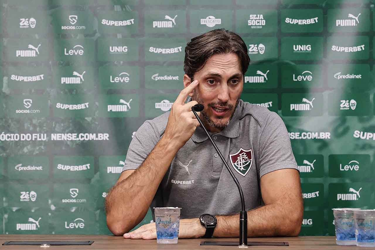 Imagem da noticia Zubeldía desconversa sobre Hulk no Fluminense