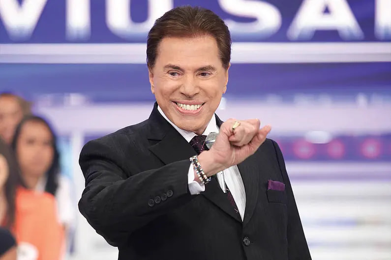 Corinthians homenageia Silvio Santos e exalta "coração corinthiano"