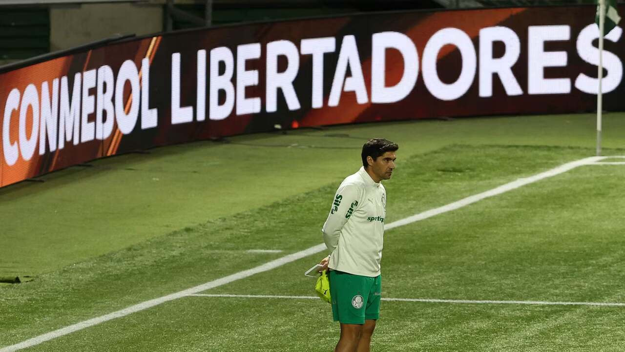 Imagem da noticia Abel completa cinco anos no Palmeiras em busca de missão histórica na Libertadores