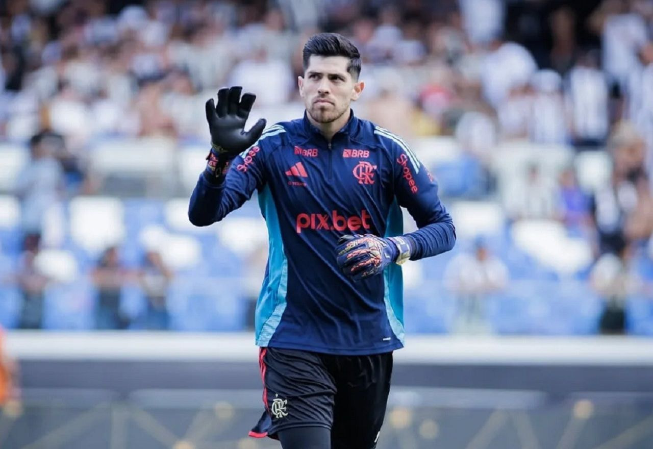 Goleiro Rossi, do Flamengo, se manifesta após tentativa de assalto no Rio